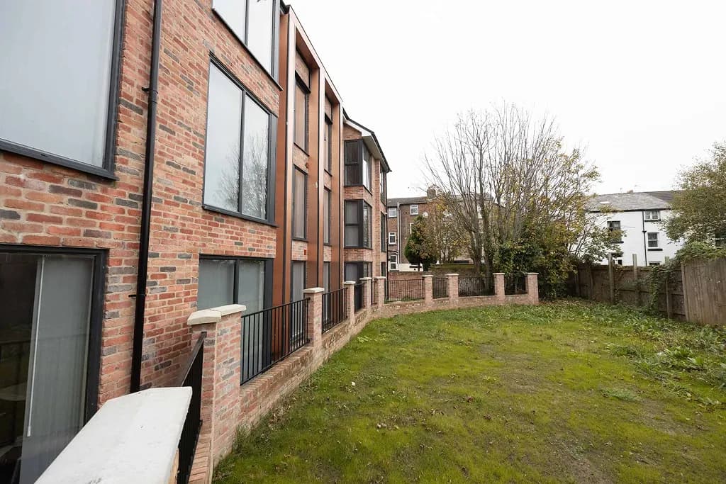 15 Brook Road context view B